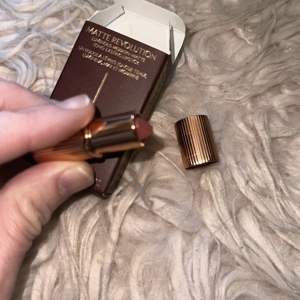 Charlotte Tilbury - Pillow Talk, Matte Revolution Line